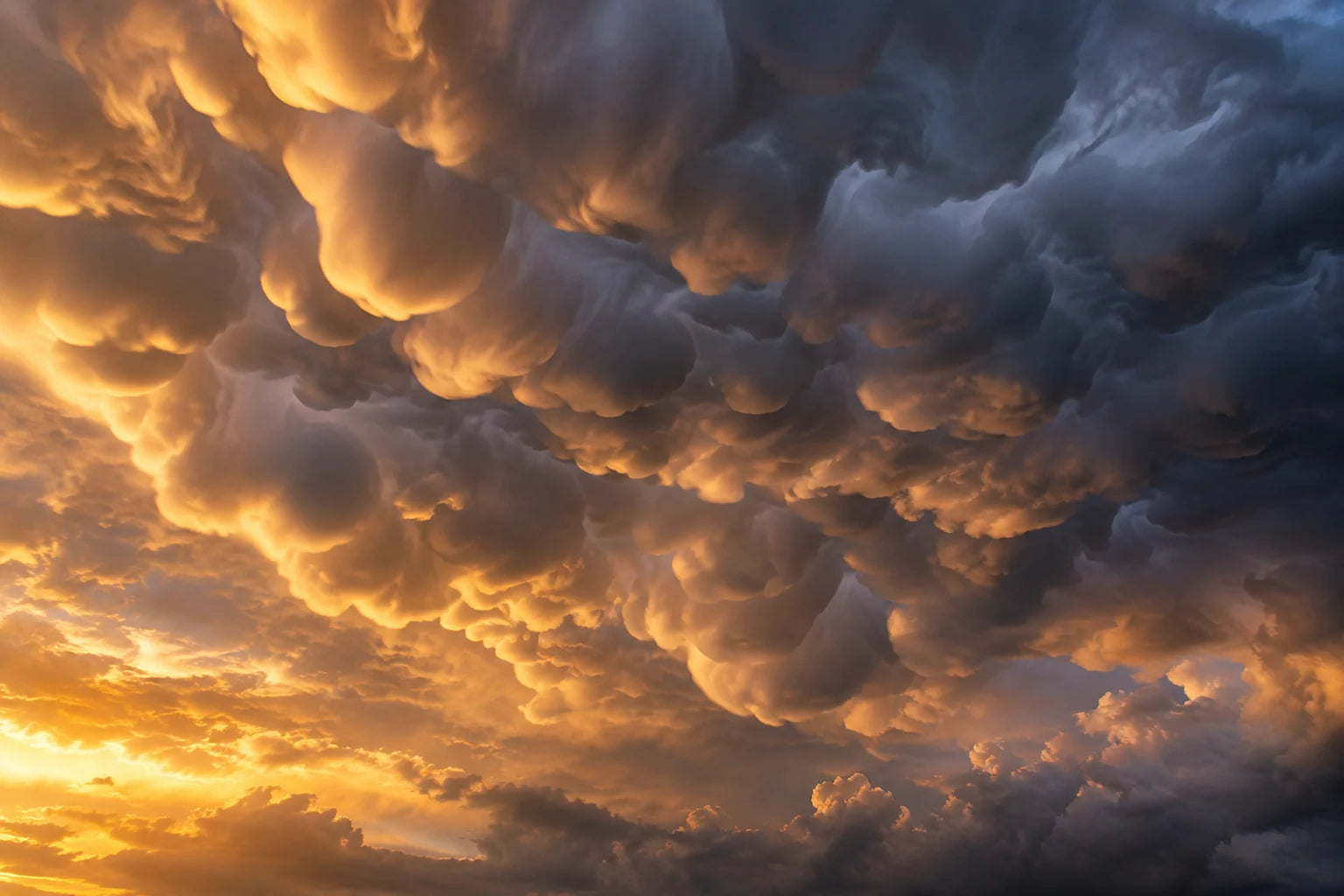 Motivvorschau „Mammatuswolken nach dem Gewitter“ für Küchenrückwand
