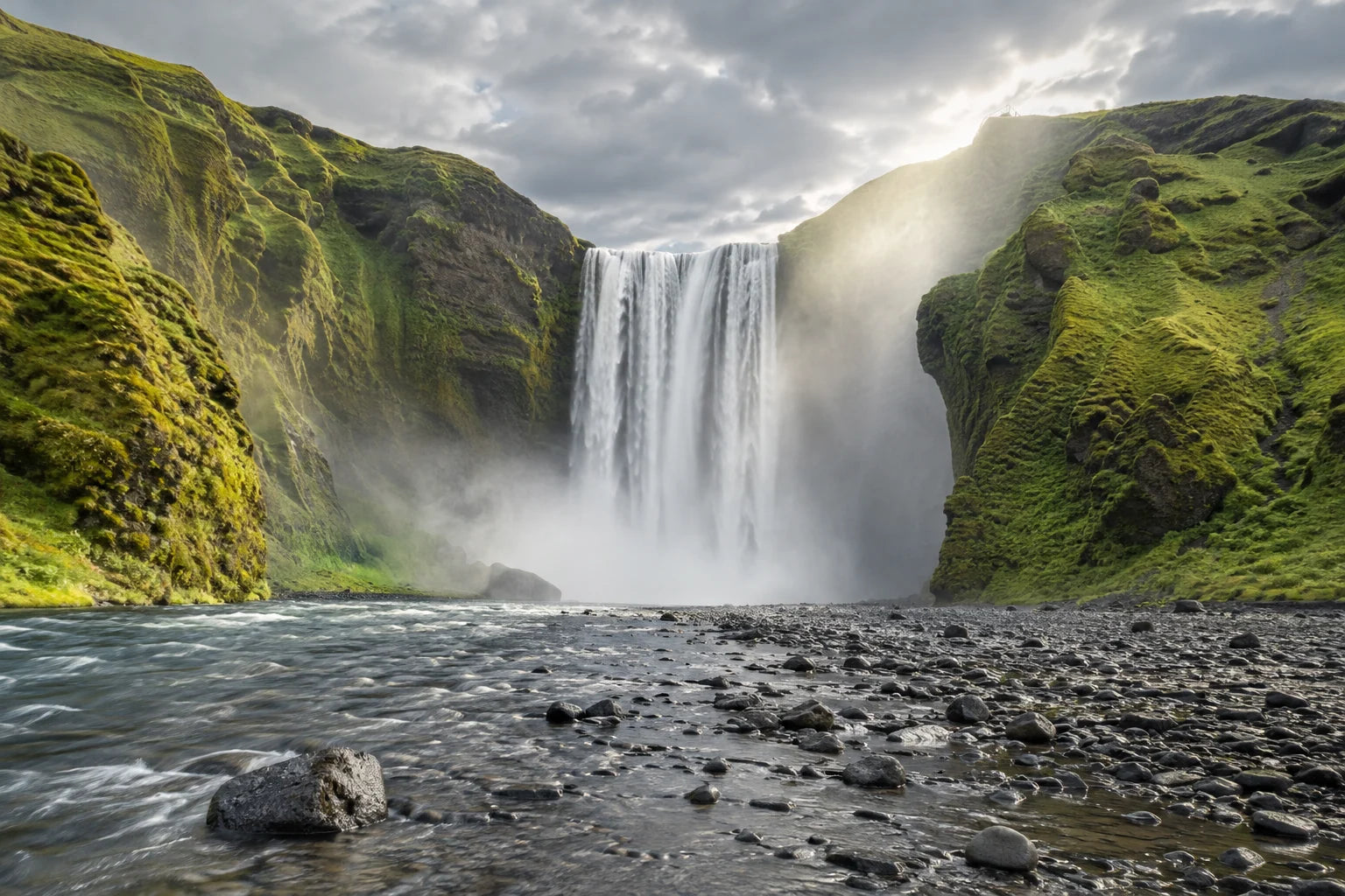 Motivvorschau „Skógafoss im Lichtwechsel“ für Küchenrückwand