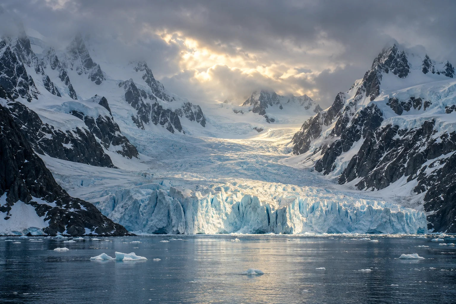 Motivvorschau „Licht auf dem antarktischen Gletscher“ für Küchenrückwand