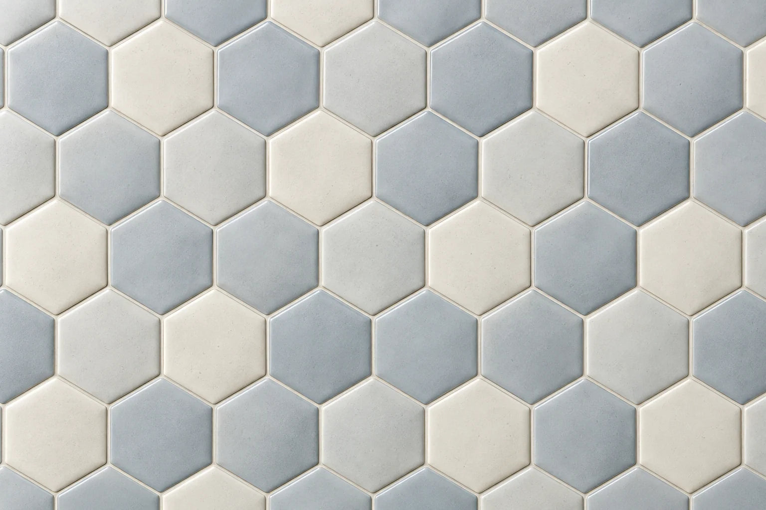 Motivvorschau „Sechseckkeramik mit sanftem Relief“ für Duschrückwand