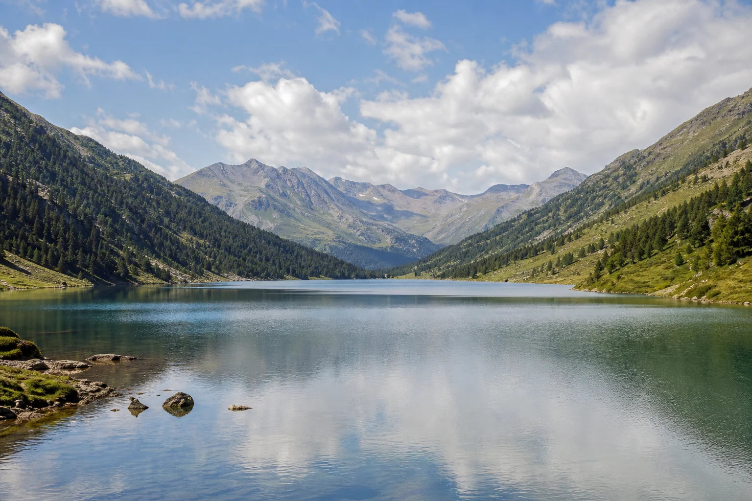 Motivvorschau „Alpensee in Fernblau“ für Küchenrückwand